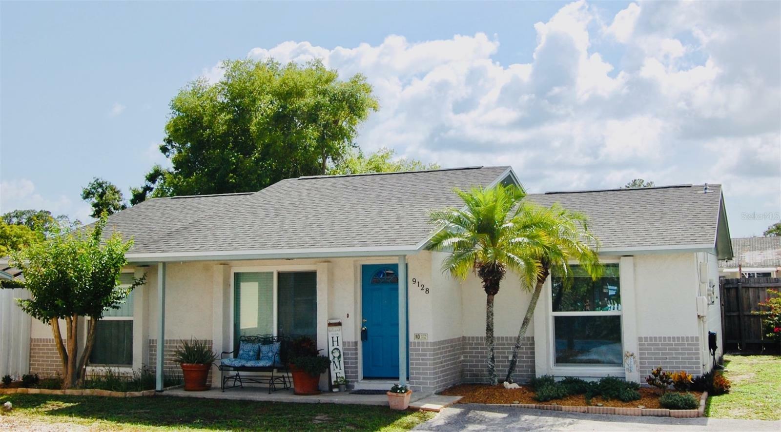 Property Photo: 9128 Suffield Court FL 33615