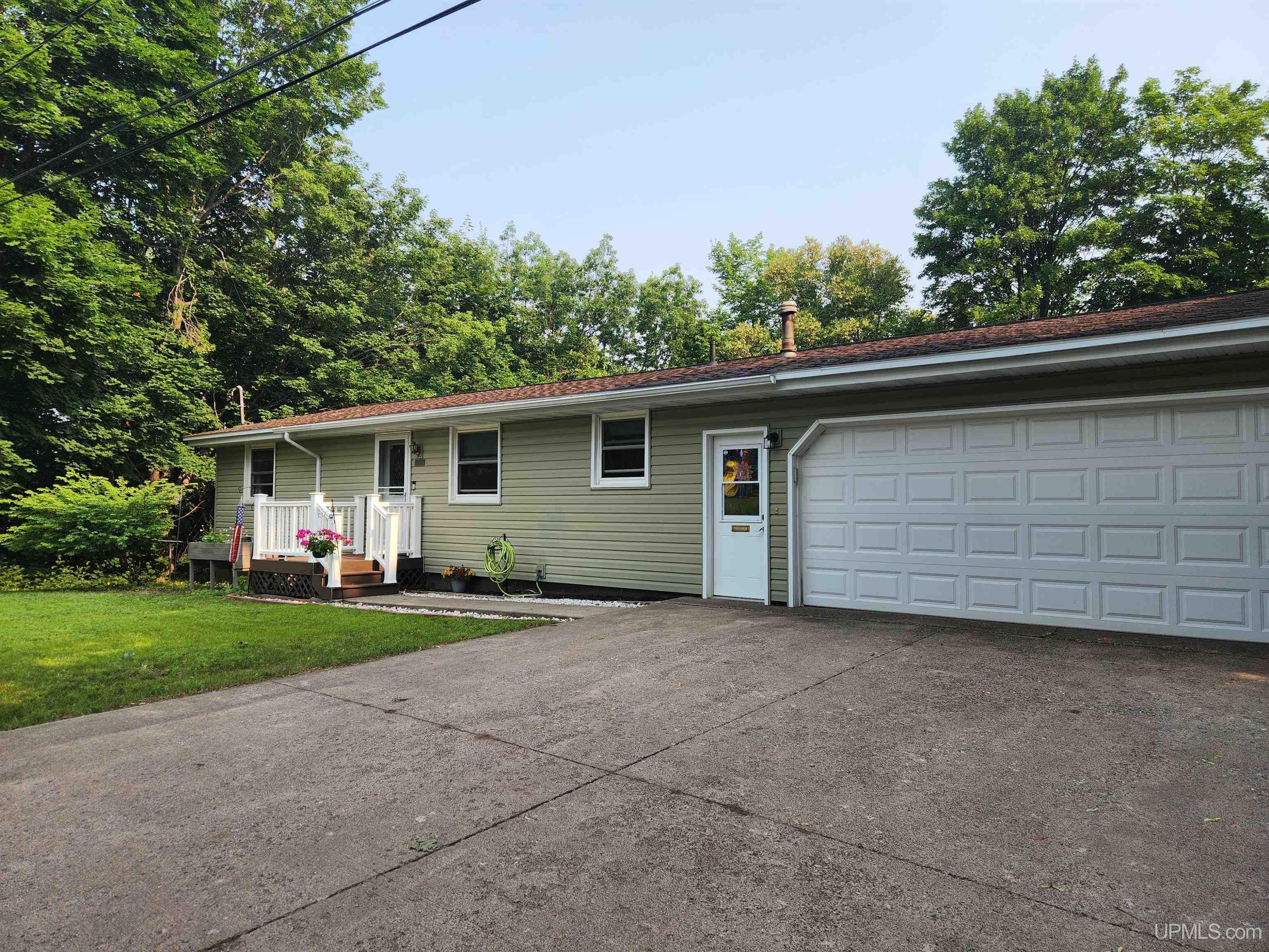 Property Photo:  810 W Douglass Avenue  MI 49931 