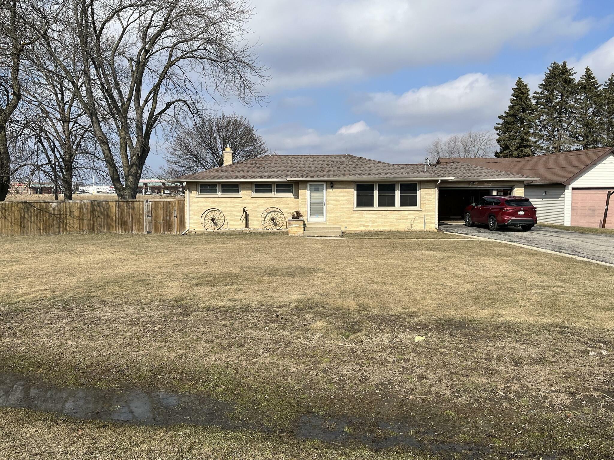 Property Photo: 11312 Burlington Rd WI 53144