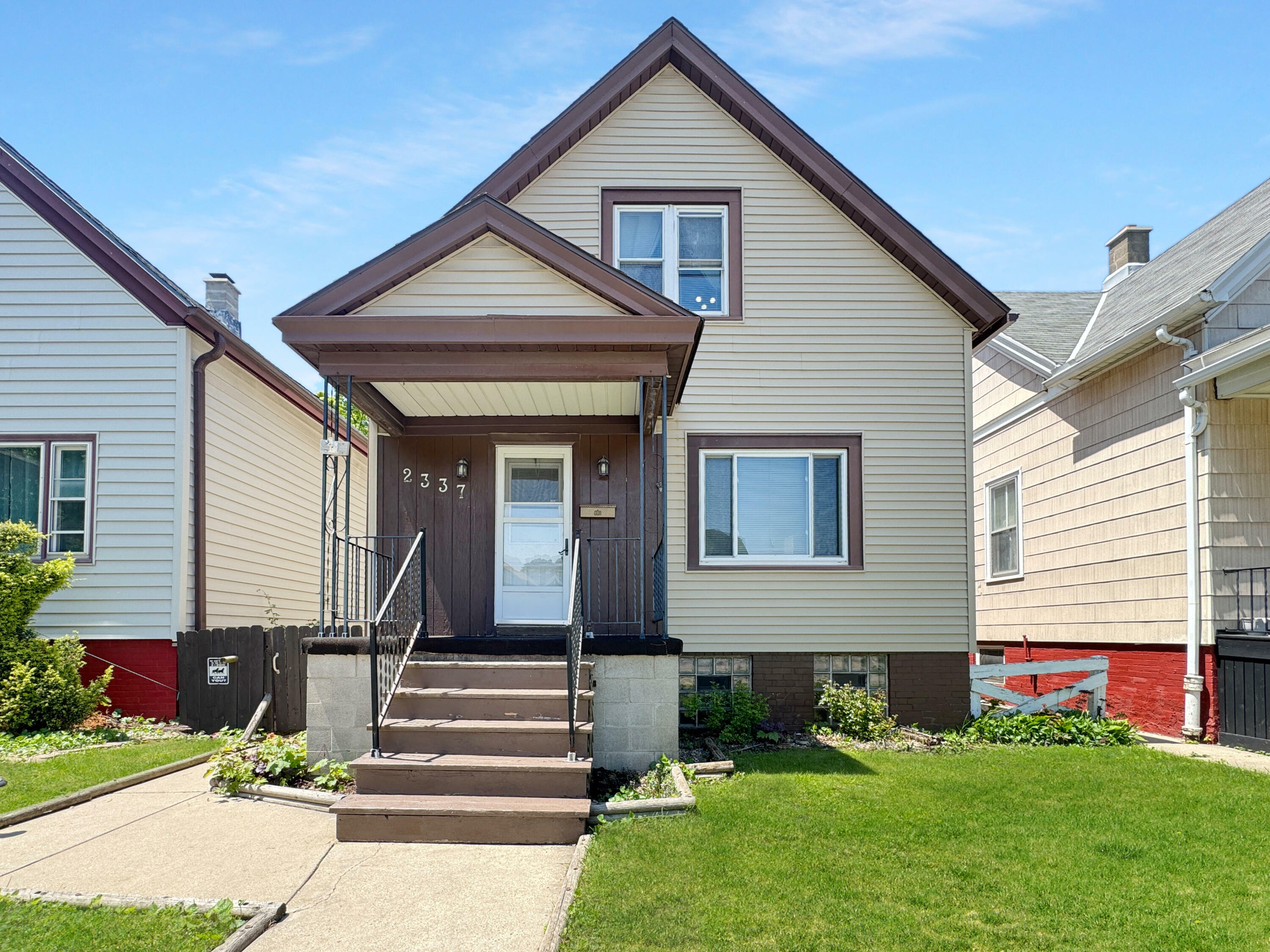 2337 S 33rd St  Milwaukee WI 53215 photo