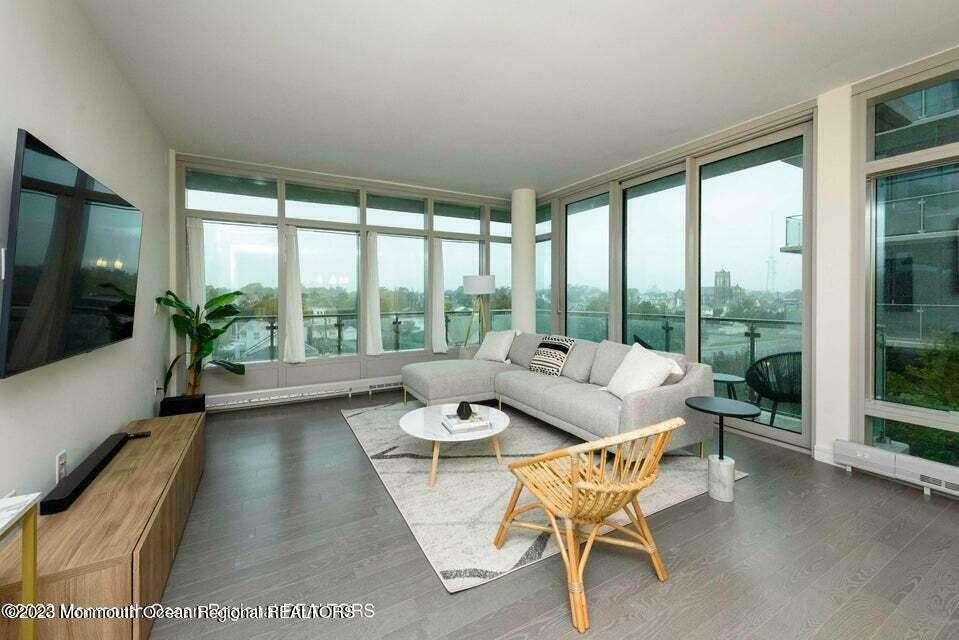 Property Photo:  15 Morris Avenue 301  NJ 07740 
