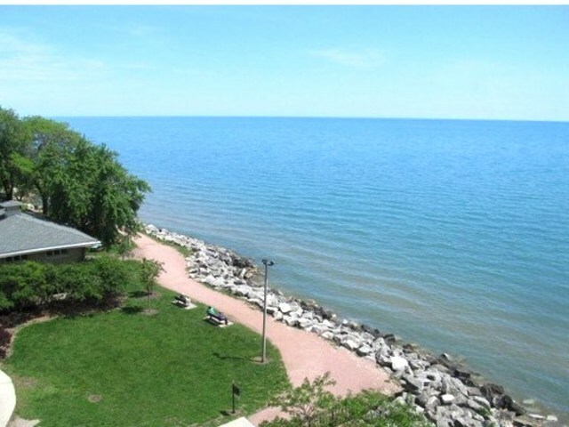 Property Photo: 6171 N Sheridan Road 2809 IL 60660