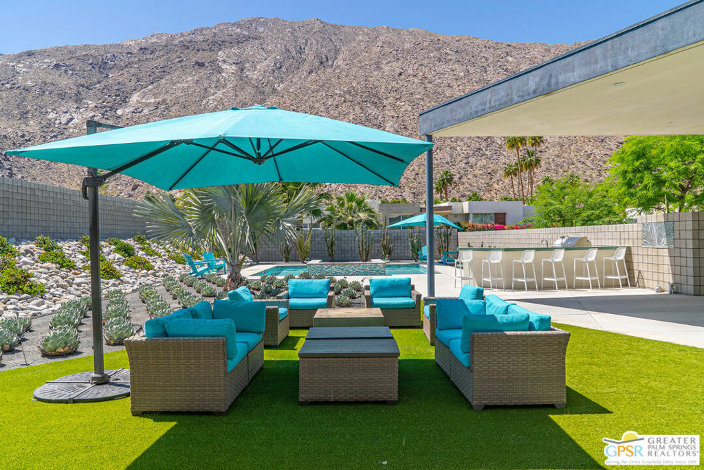 Property Photo: 586 Polaris Court CA 92264