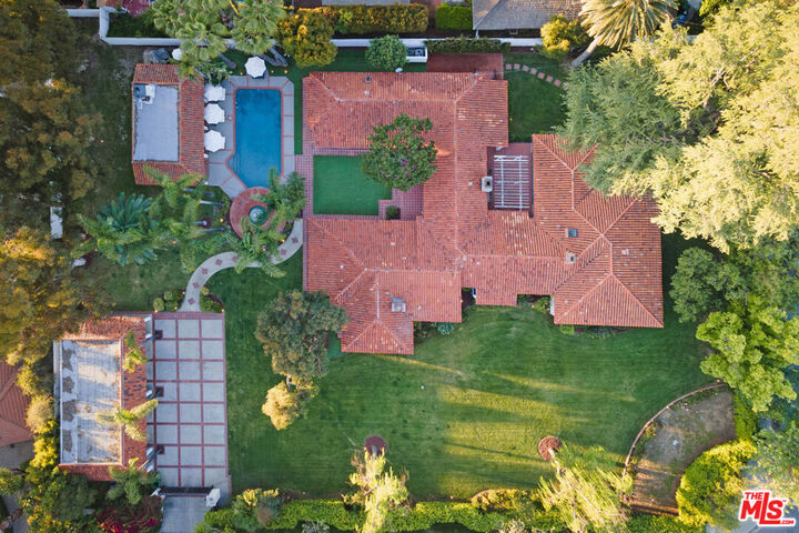 18625 Wells Drive  Tarzana CA 91356 photo
