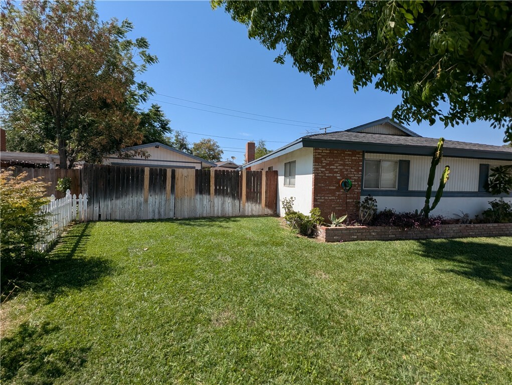 Property Photo: 8619 Raintree Avenue CA 92504