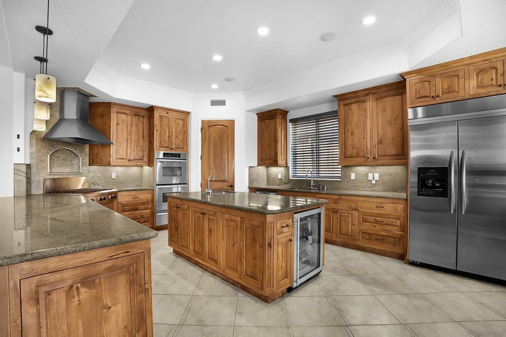 Property Photo:  42425 Ivy Street  CA 92562 