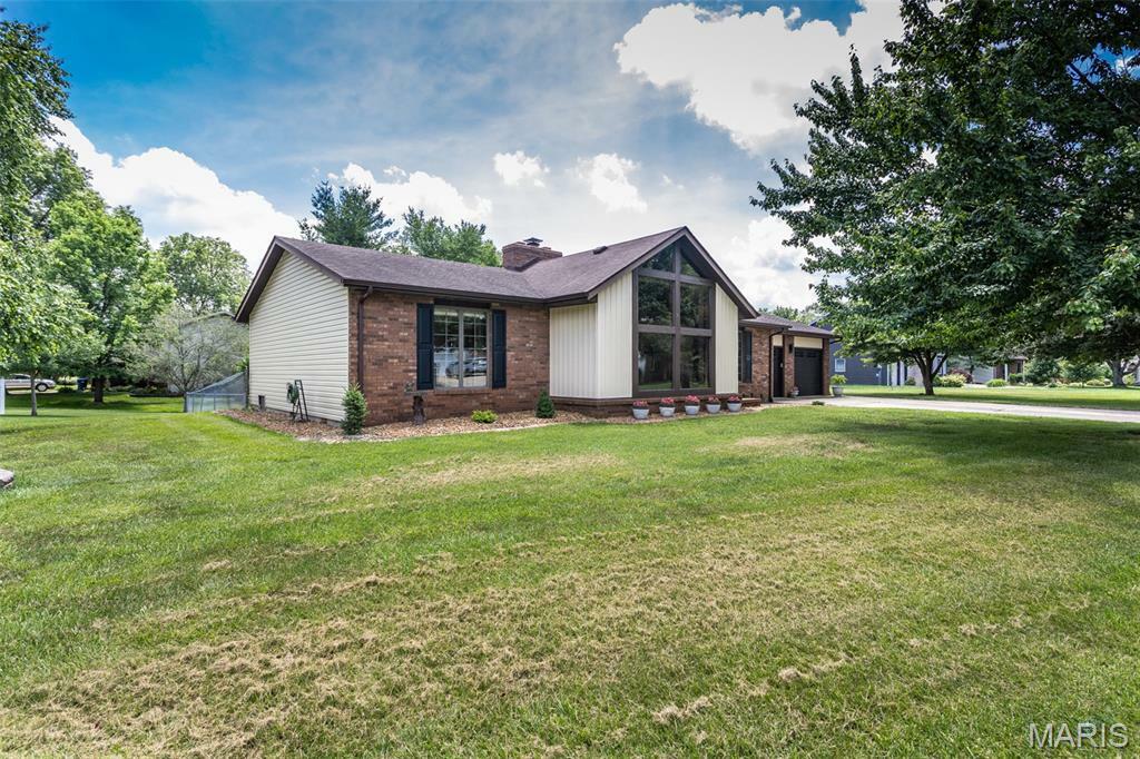 Property Photo: 112 Cross Creek Drive IL 62010