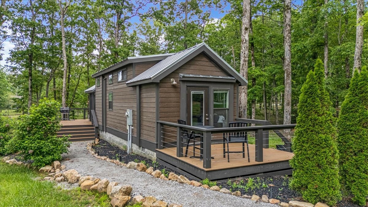 Property Photo: 411 Waters Edge Way TN 37387