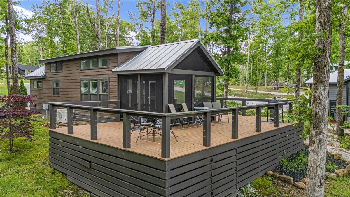 Property Photo: 411 Waters Edge Way TN 37387