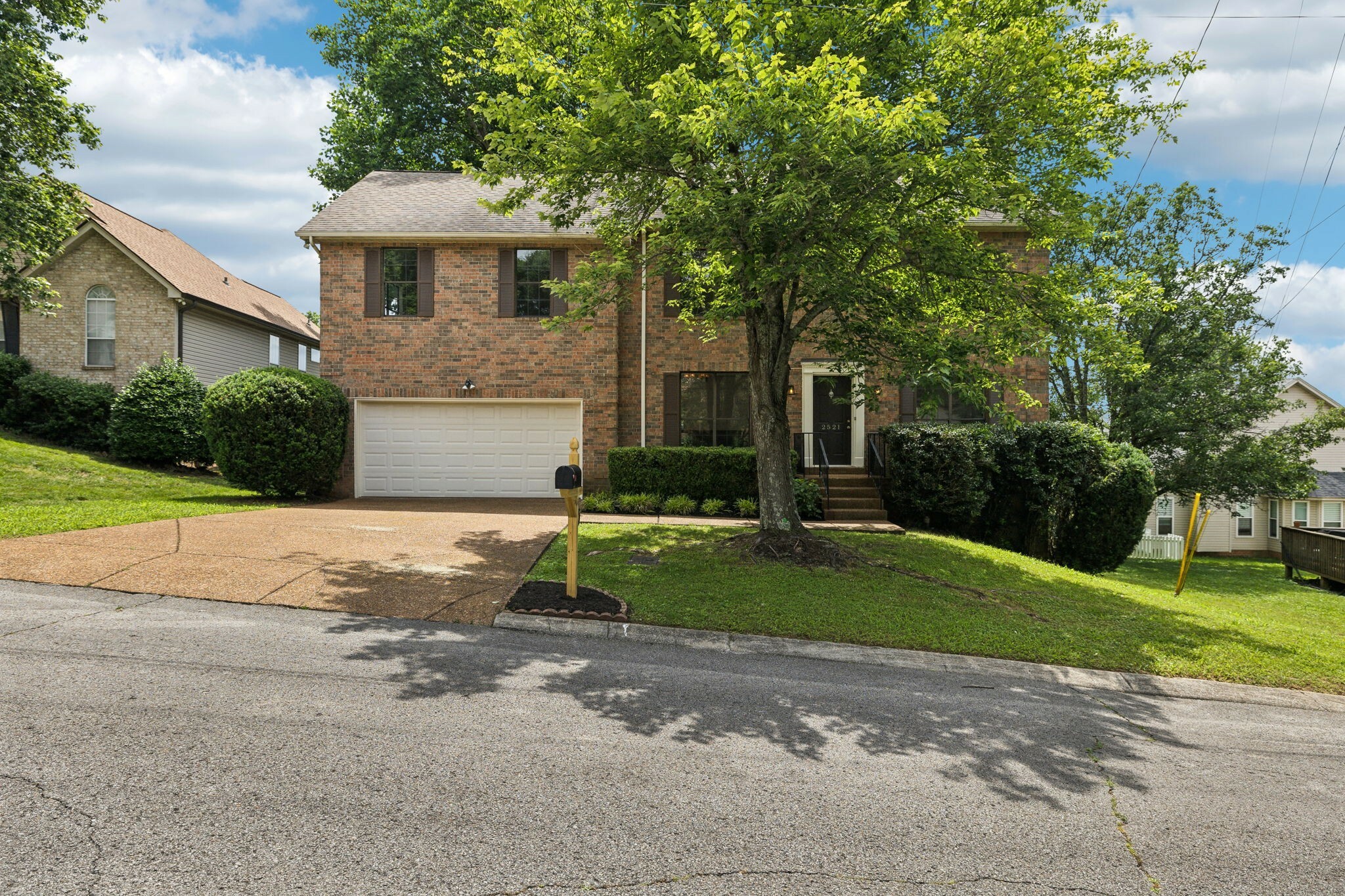 Property Photo: 2521 Call Hill Rd TN 37211