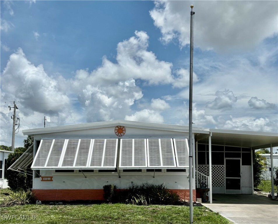 Property Photo:  5121 Forest Park Drive  FL 33917 