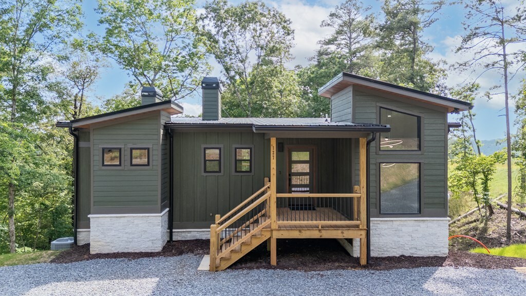 Property Photo: 127 Crystal Lane GA 30540