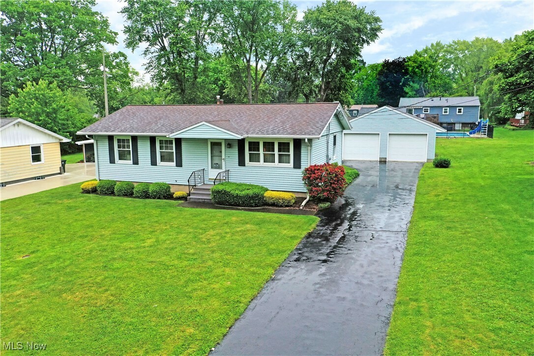 Property Photo: 8293 Englewood Street NE OH 44484