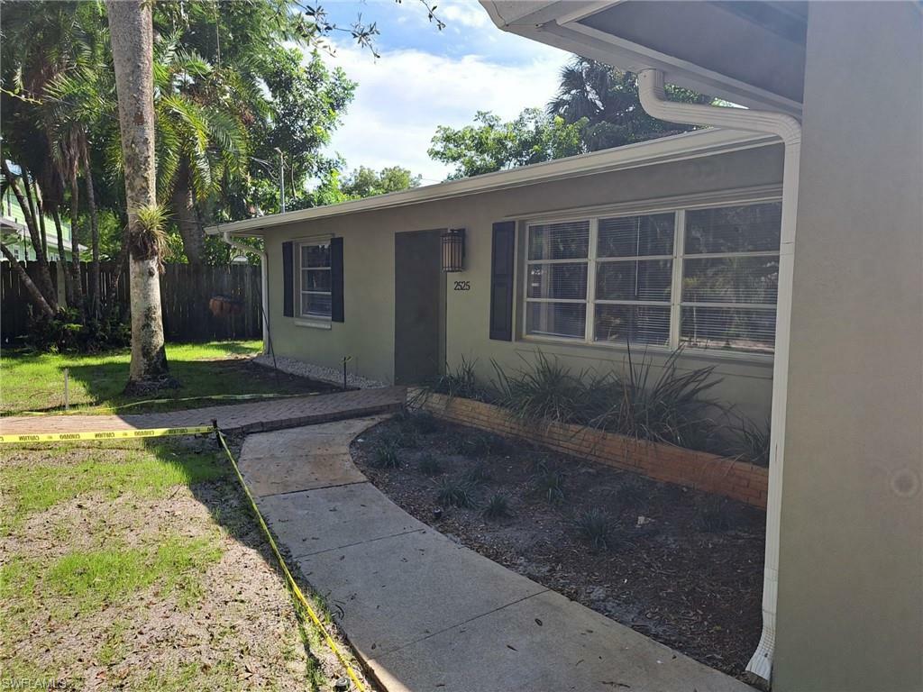 Property Photo:  2525 Dawn Cir  FL 34103 