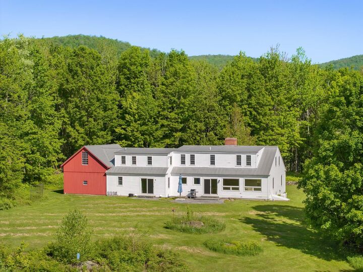 Property Photo:  3450 Lower Pleasant Valley Road  VT 05464 