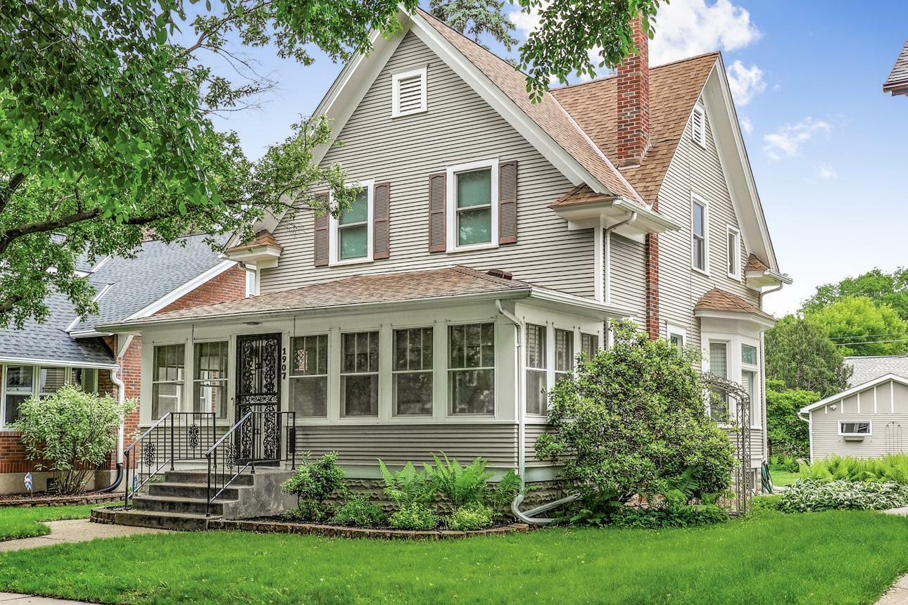 Property Photo: 1907 Lincoln Avenue MN 55105