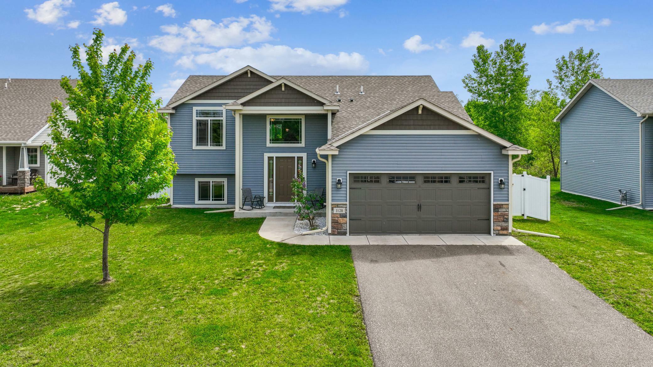Property Photo:  1128 Golf Court  MN 56329 