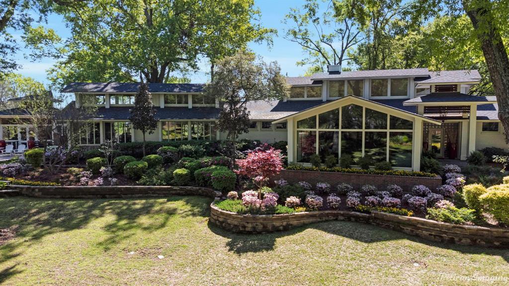 Property Photo: 7111 E Ridge Drive LA 71106