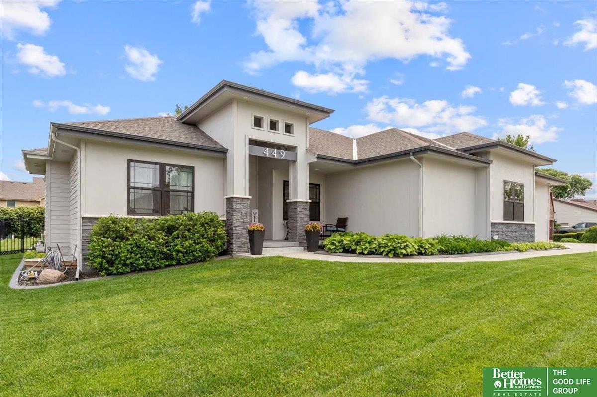 Property Photo: 449 Sherwood Drive NE 68028