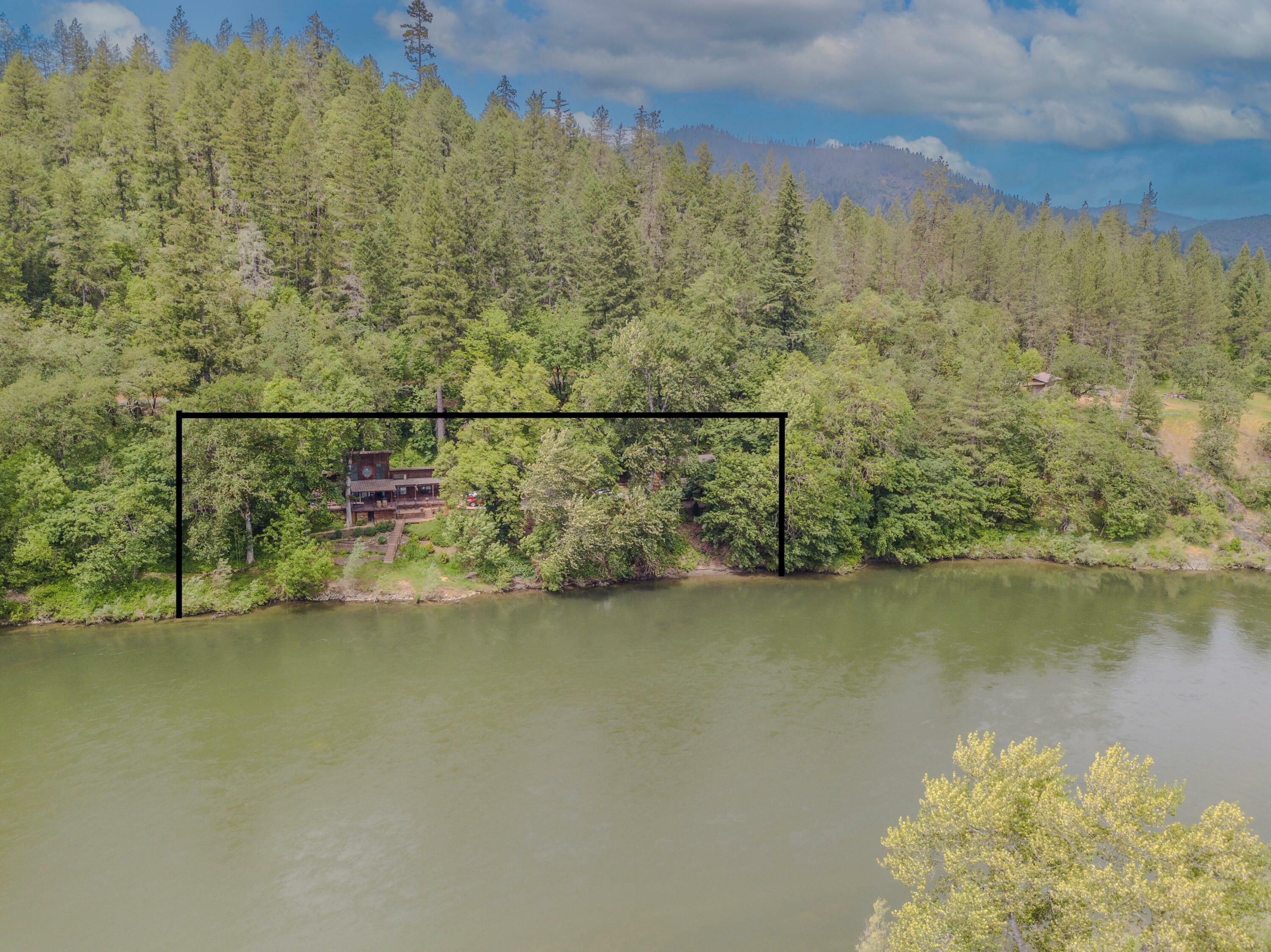 Property Photo: 4941 Riverbanks Road OR 97527