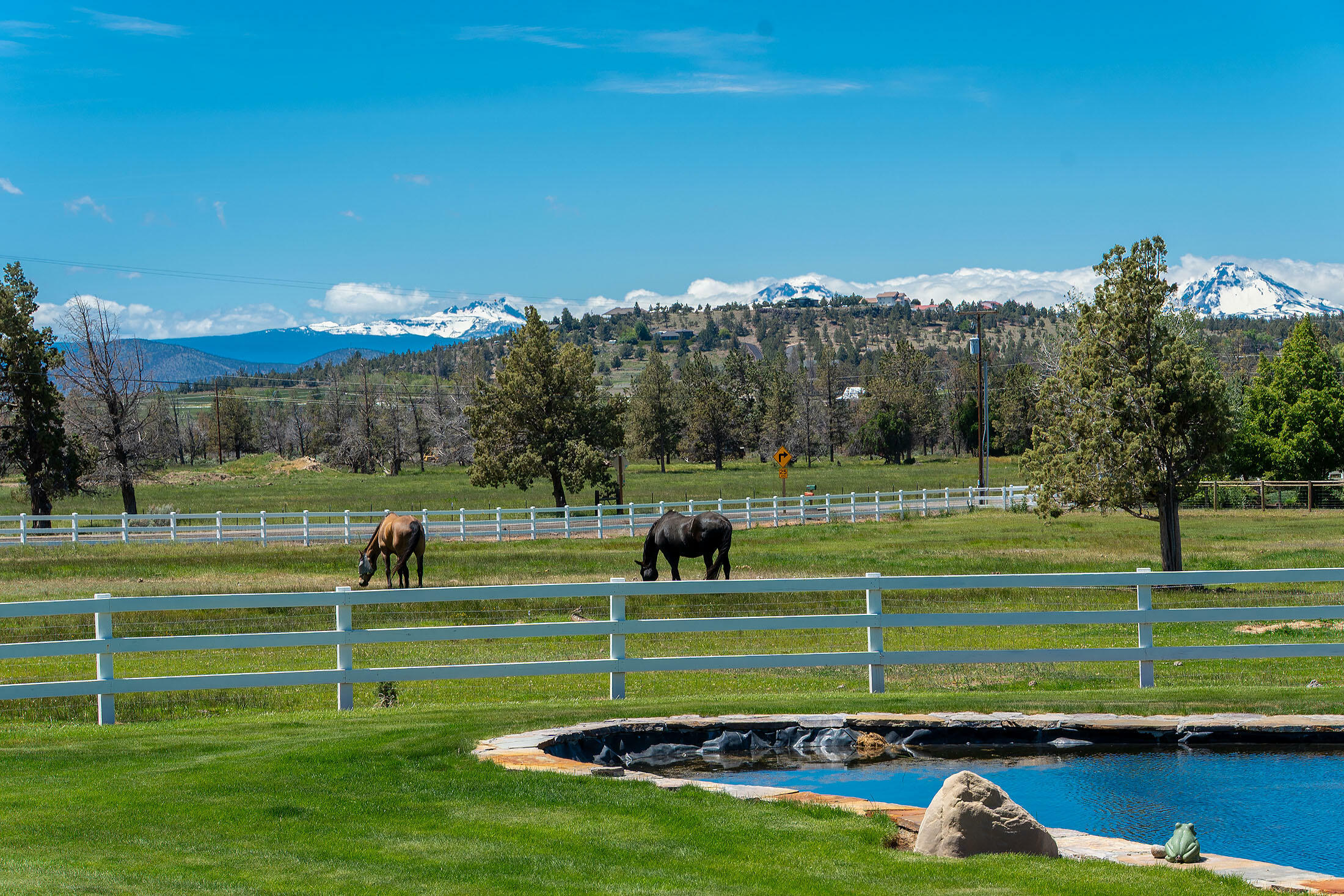 Property Photo:  6419 NE Juniper Ridge Road  OR 97756 