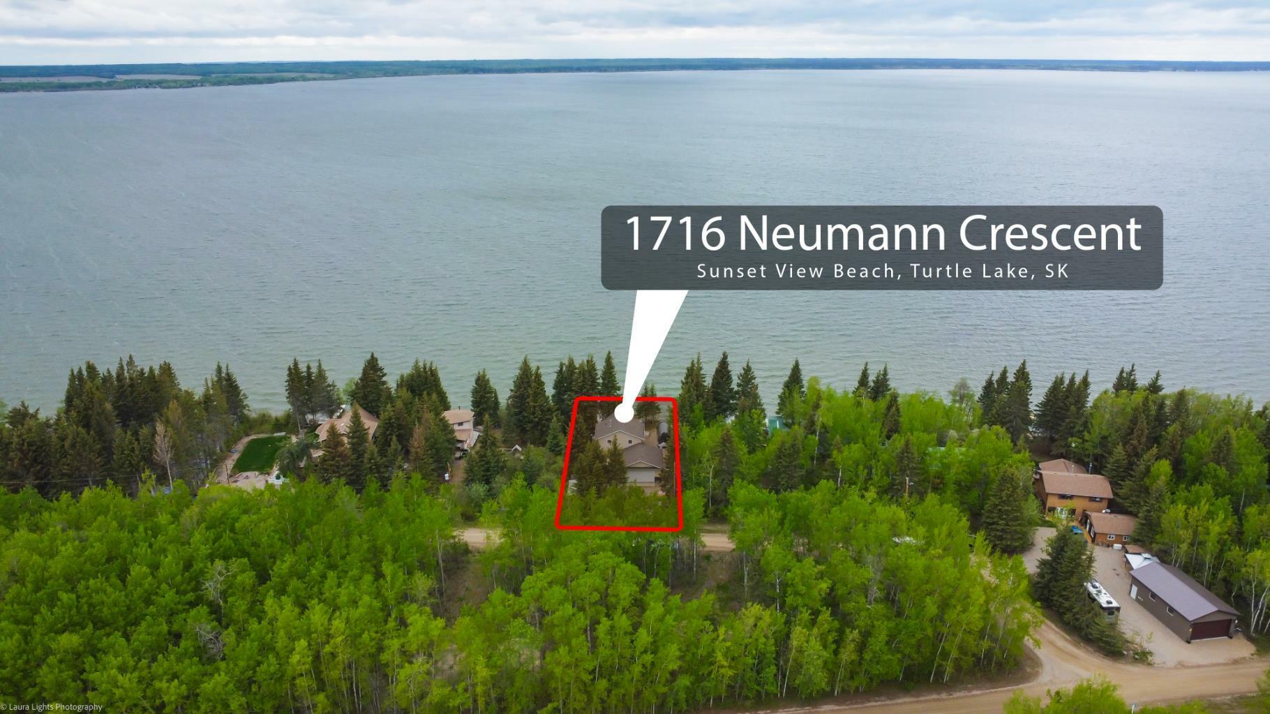 Property Photo: 1716 Neumann Crescent SK S0M 1J0