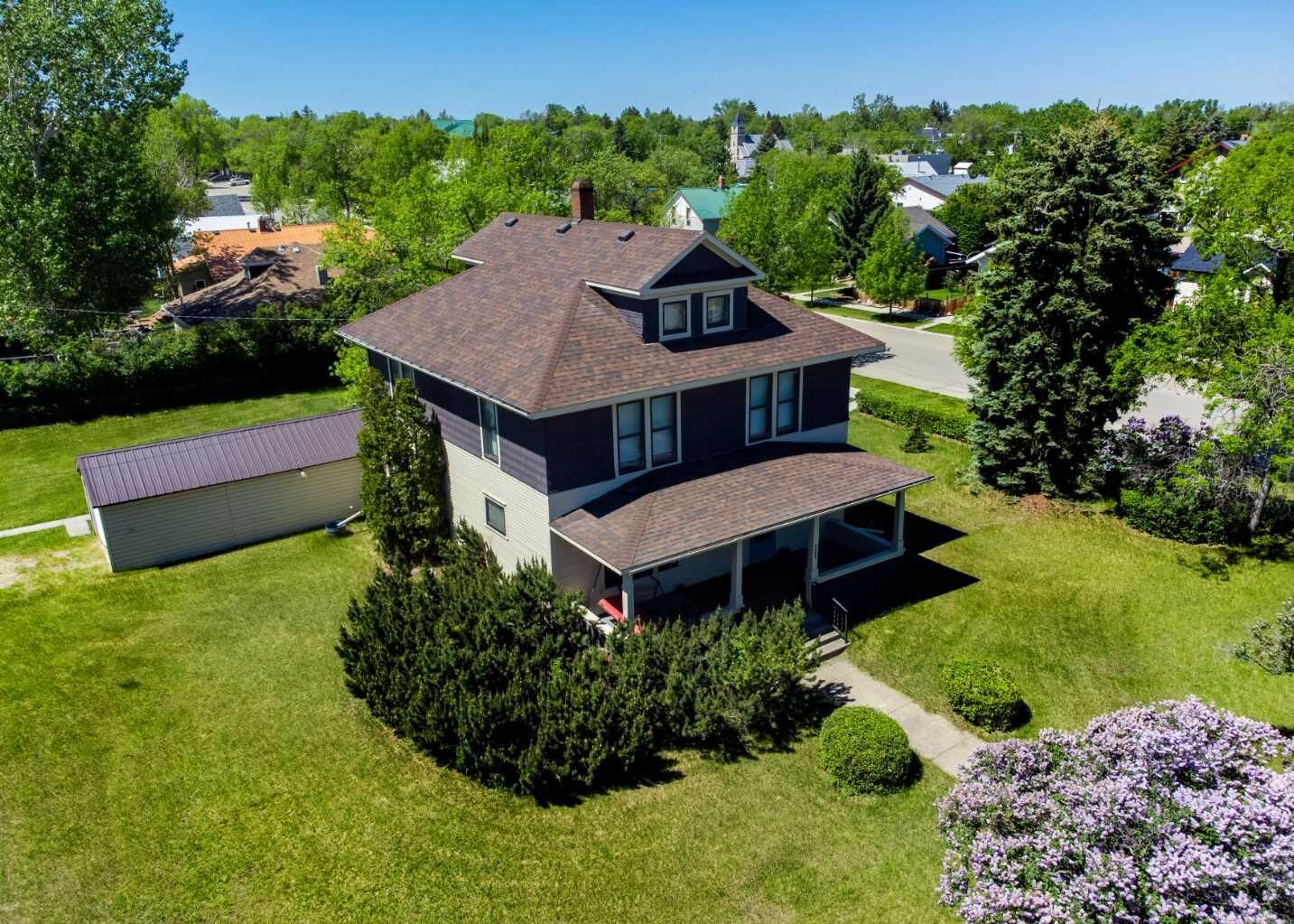 Property Photo: 2203 21 Street AB T0L 1R0