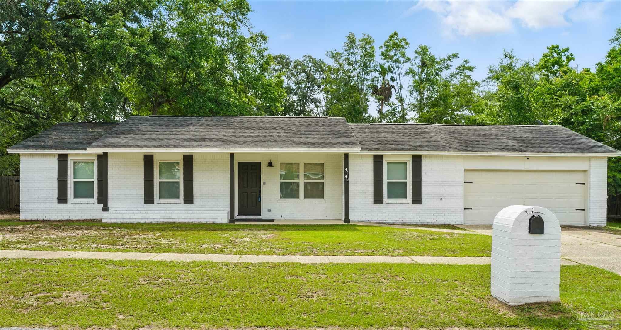 Property Photo: 4248 Seaport Rd FL 32571