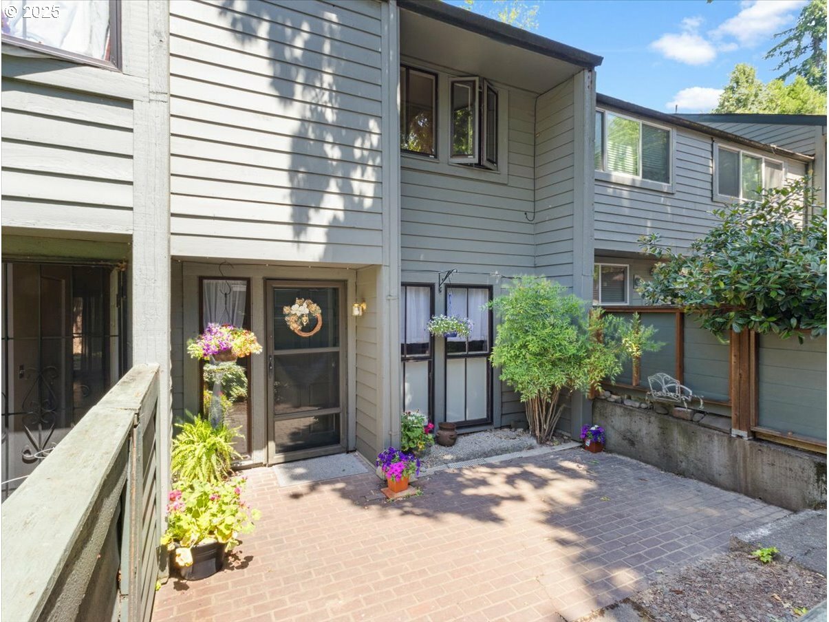 Property Photo: 8512 SW Brightfield Cir OR 97223