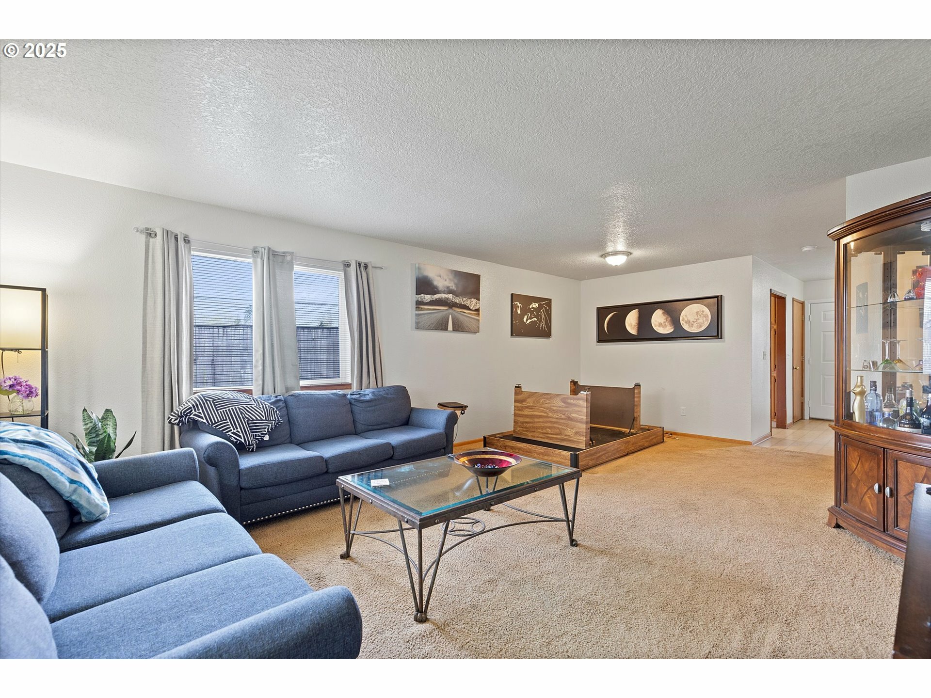 Property Photo: 450 W Gloucester St OR 97027