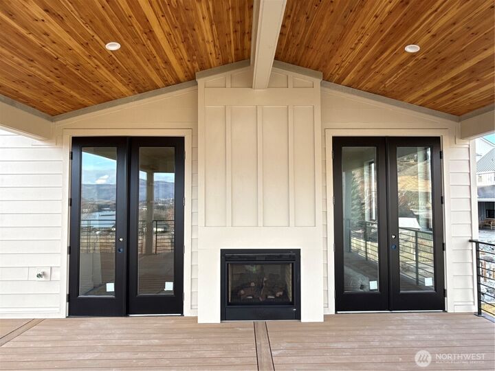 Property Photo:  203  Bluebell Court  WA 98816 