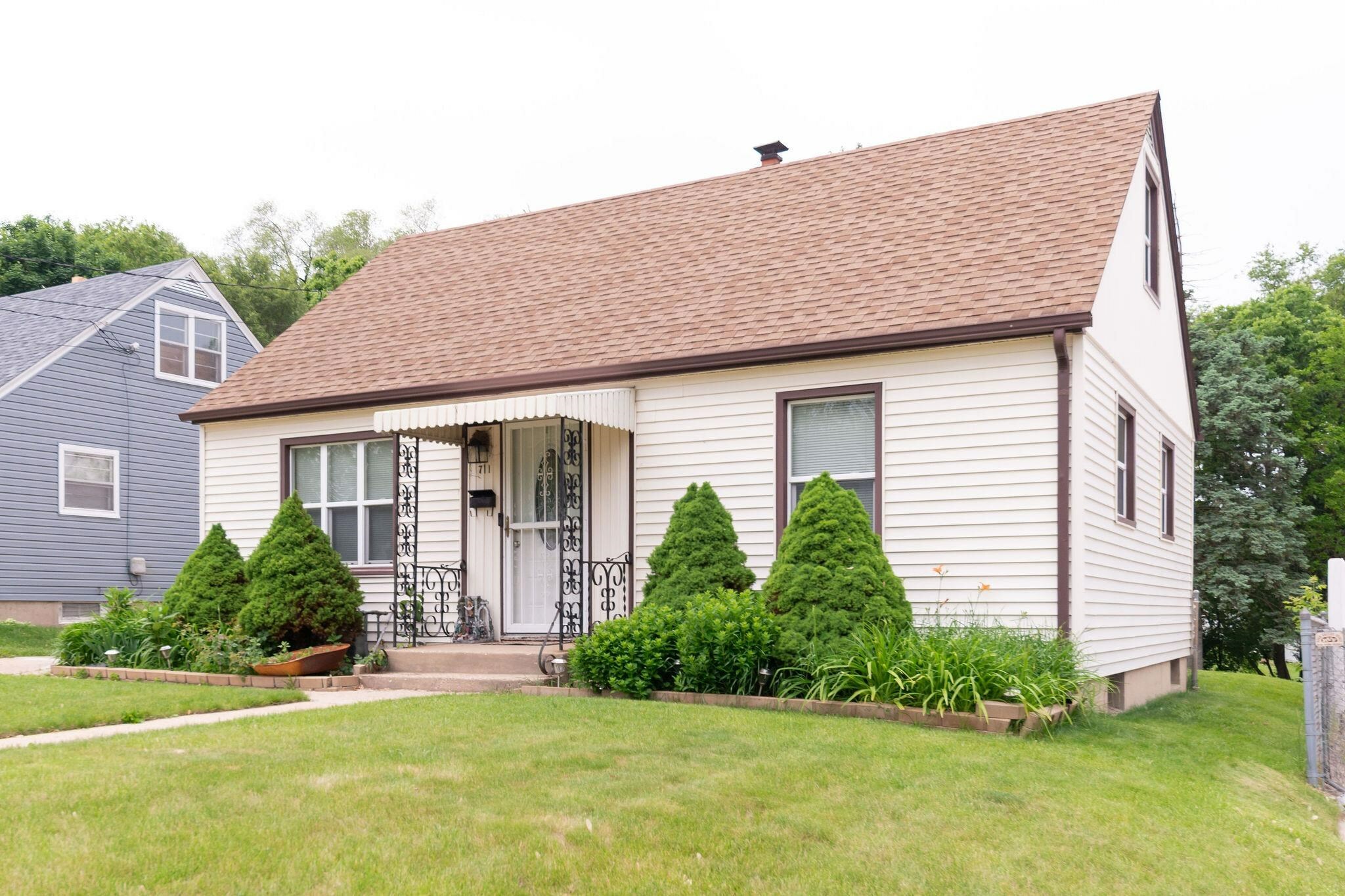 Property Photo:  711 29th Street  IL 61108 