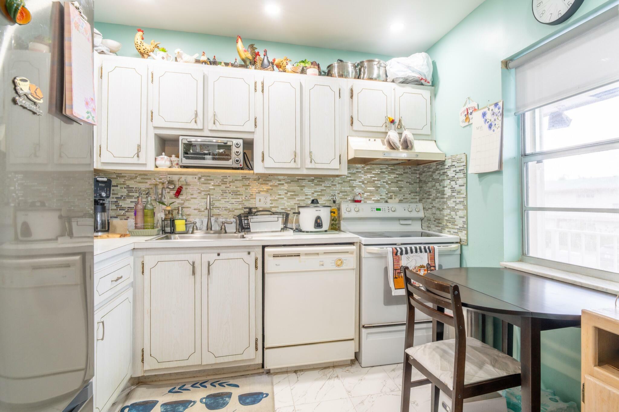 Property Photo: 7300 NW 5th Place 203 FL 33063