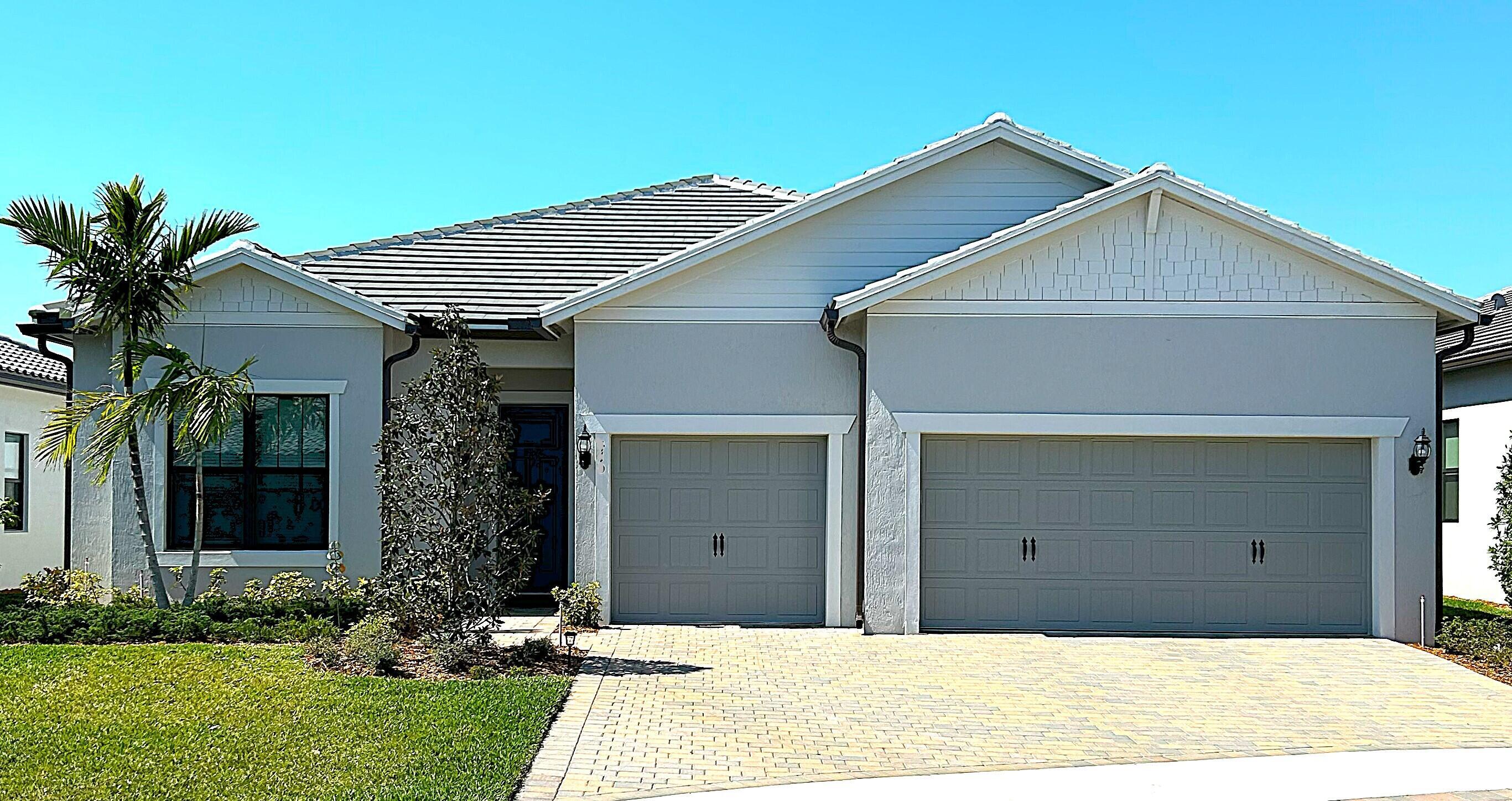 Property Photo: 410 SE Vallarta Drive FL 34984