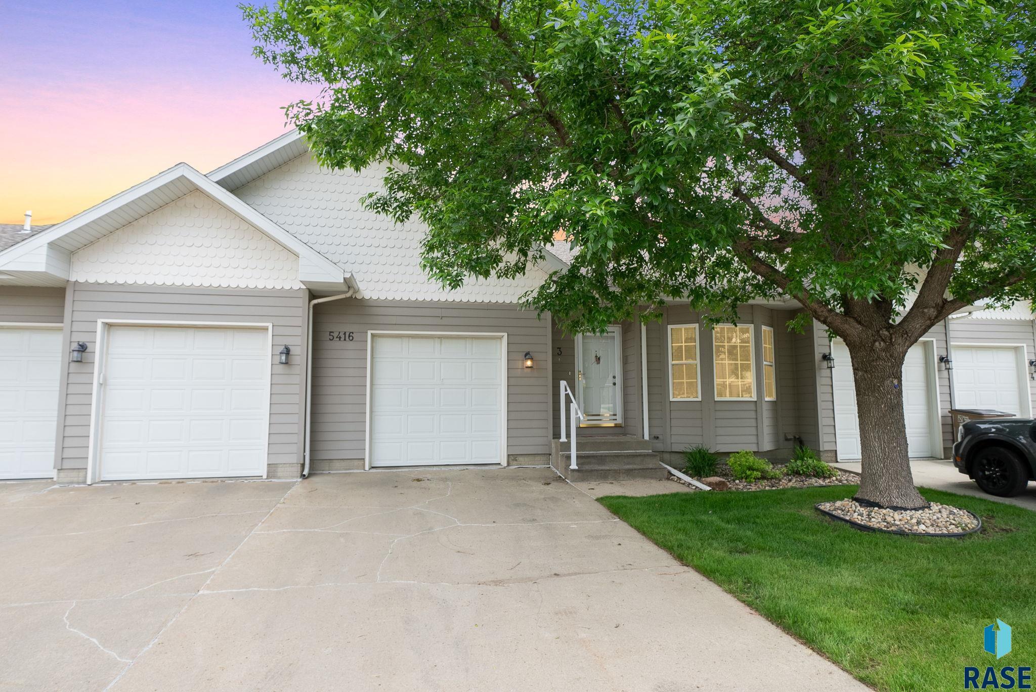 Property Photo: 5416 S Mariah Pl 3 SD 57108
