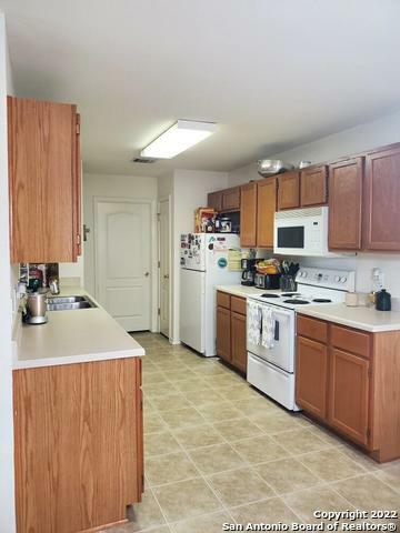 Property Photo: 59 Rainy Ave TX 78240