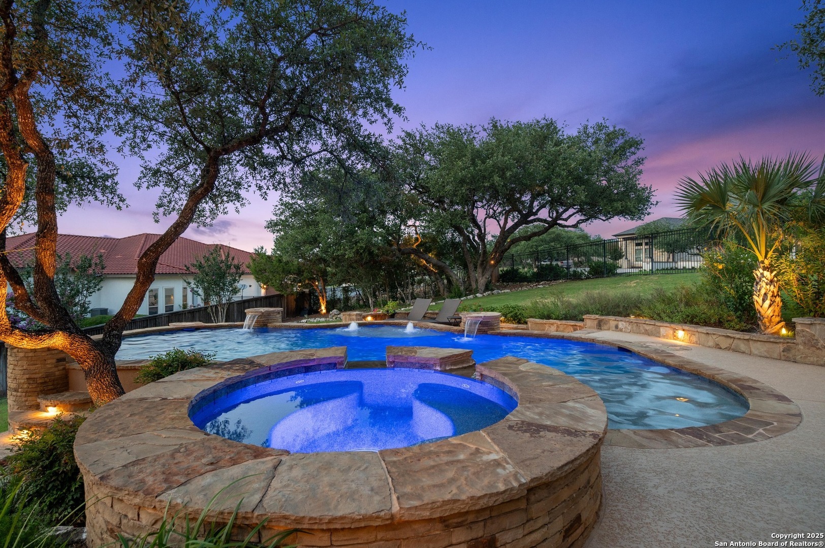 Property Photo: 102 Champions View TX 78258