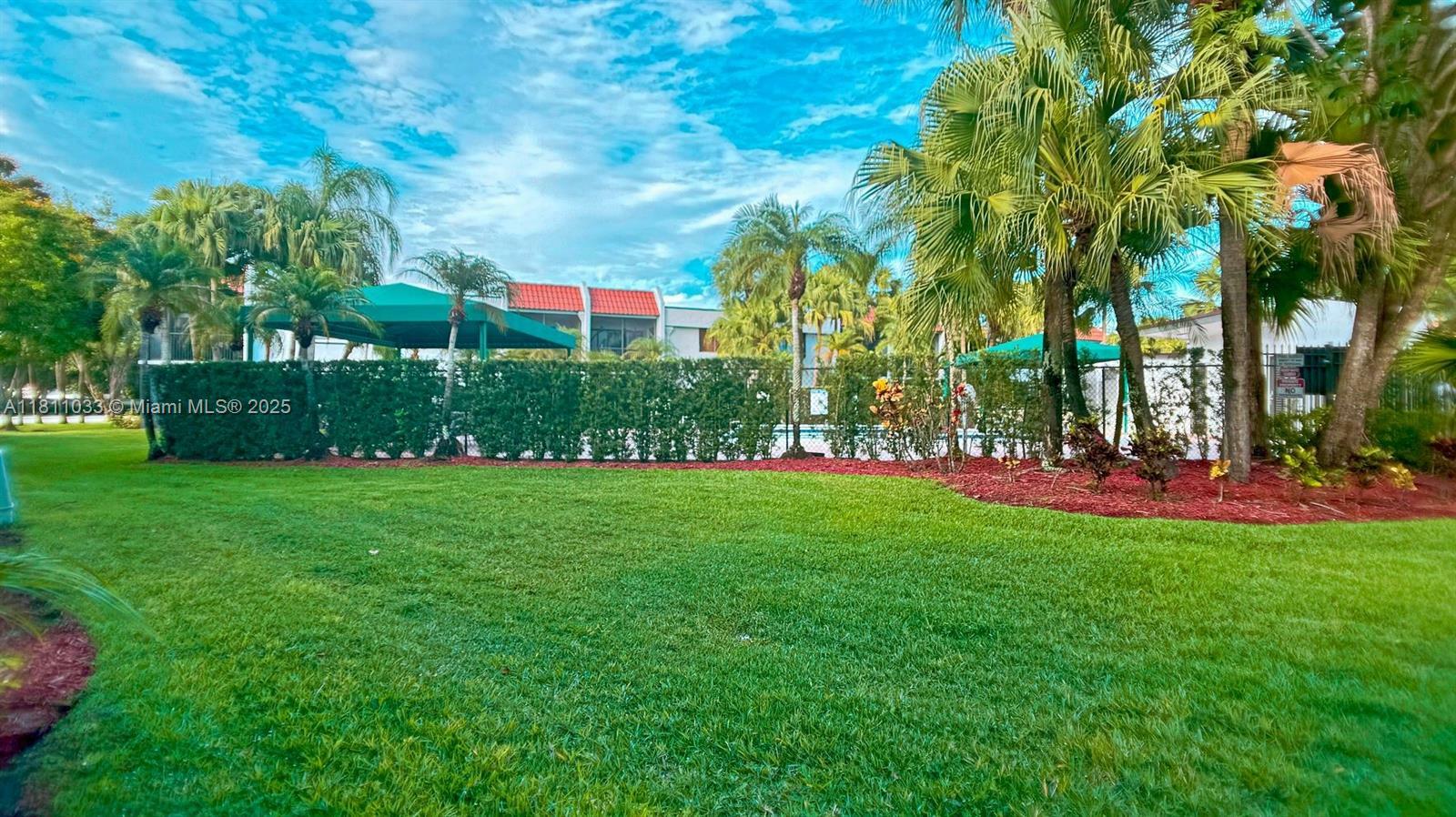 Property Photo: 296 Racquet Club Rd 104 FL 33326