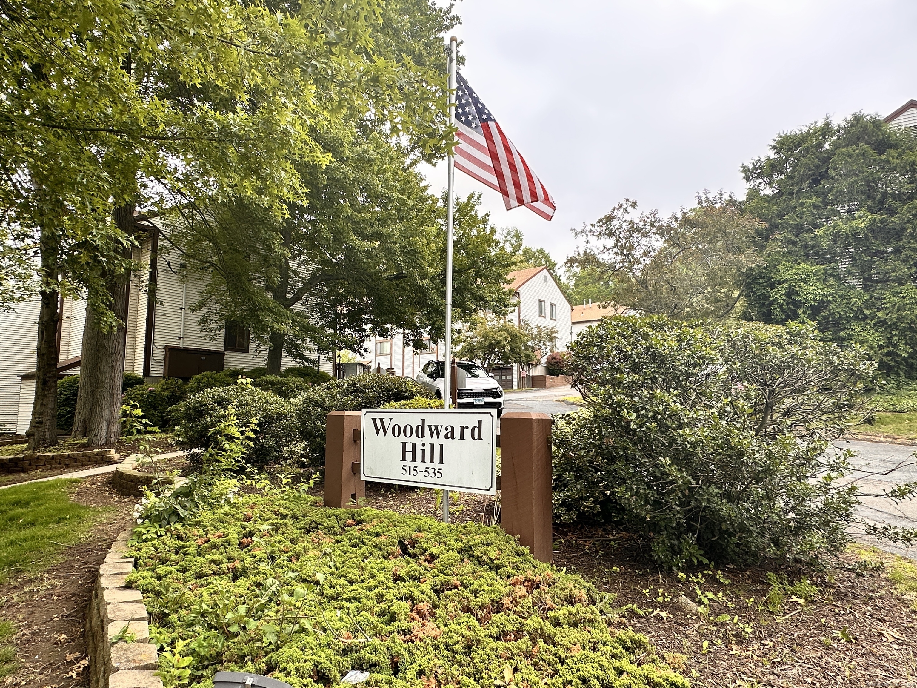 Property Photo:  529 Woodward Avenue Apt C  CT 06512 