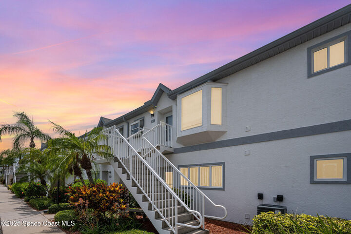 Property Photo: 511 Ocean Park Lane FL 32920