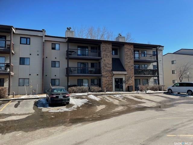 Property Photo:  225 Kingsmere Boulevard 301  SK S7J 4J6 