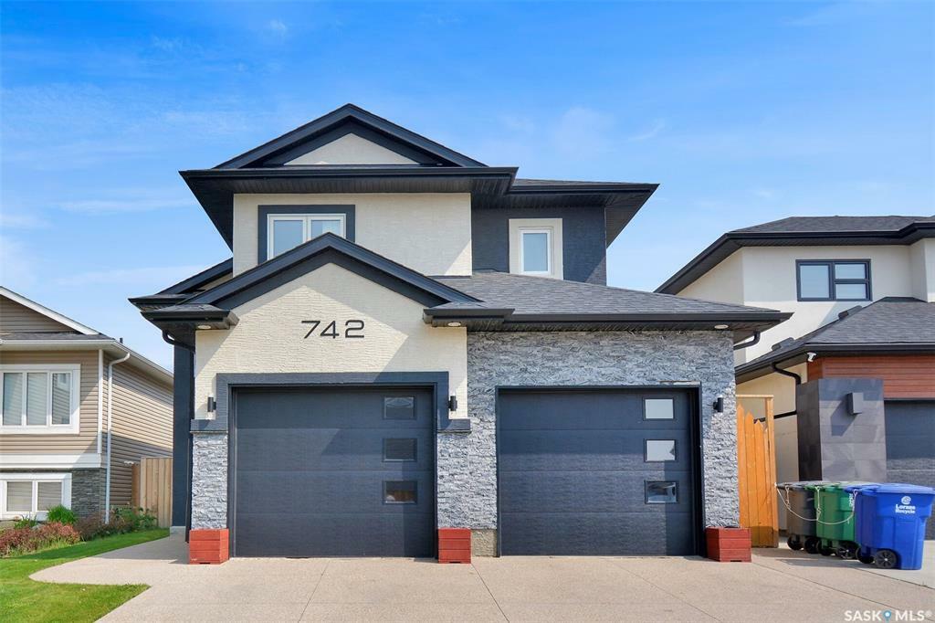Property Photo: 742 Bolstad Turn SK S7W 0Y3