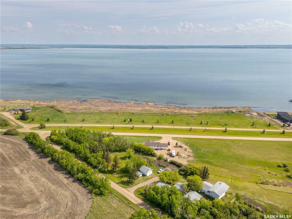 Property Photo:  760 Lakeshore Drive  SK S0M 1X0 