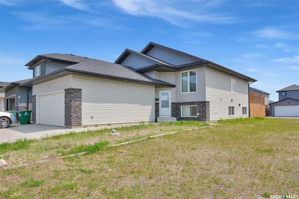 Property Photo:  1123 Werschner Crescent  SK S7V 0A7 
