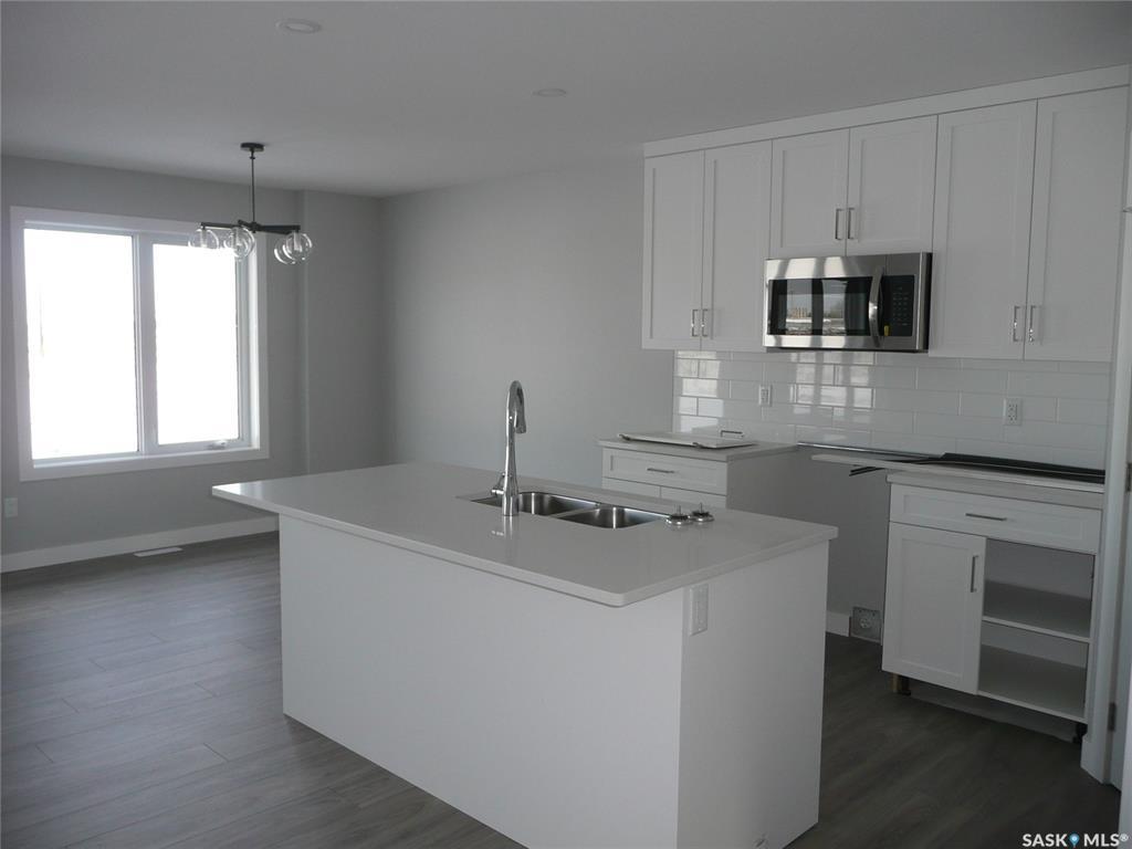 Property Photo: 446 Doran Crescent SK S7V 1W2