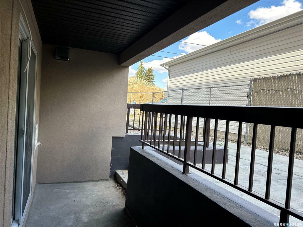 Property Photo: 607 10th Street 106 SK S0K 2A0