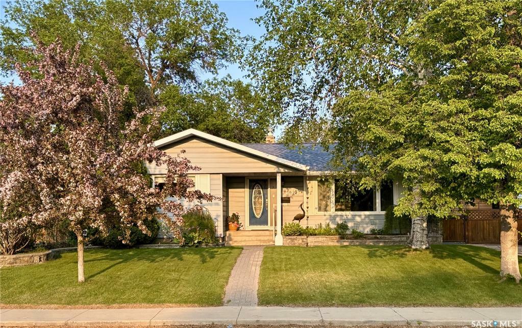 Photo de la propriété: 1813 Madden Avenue SK S7H 3M7