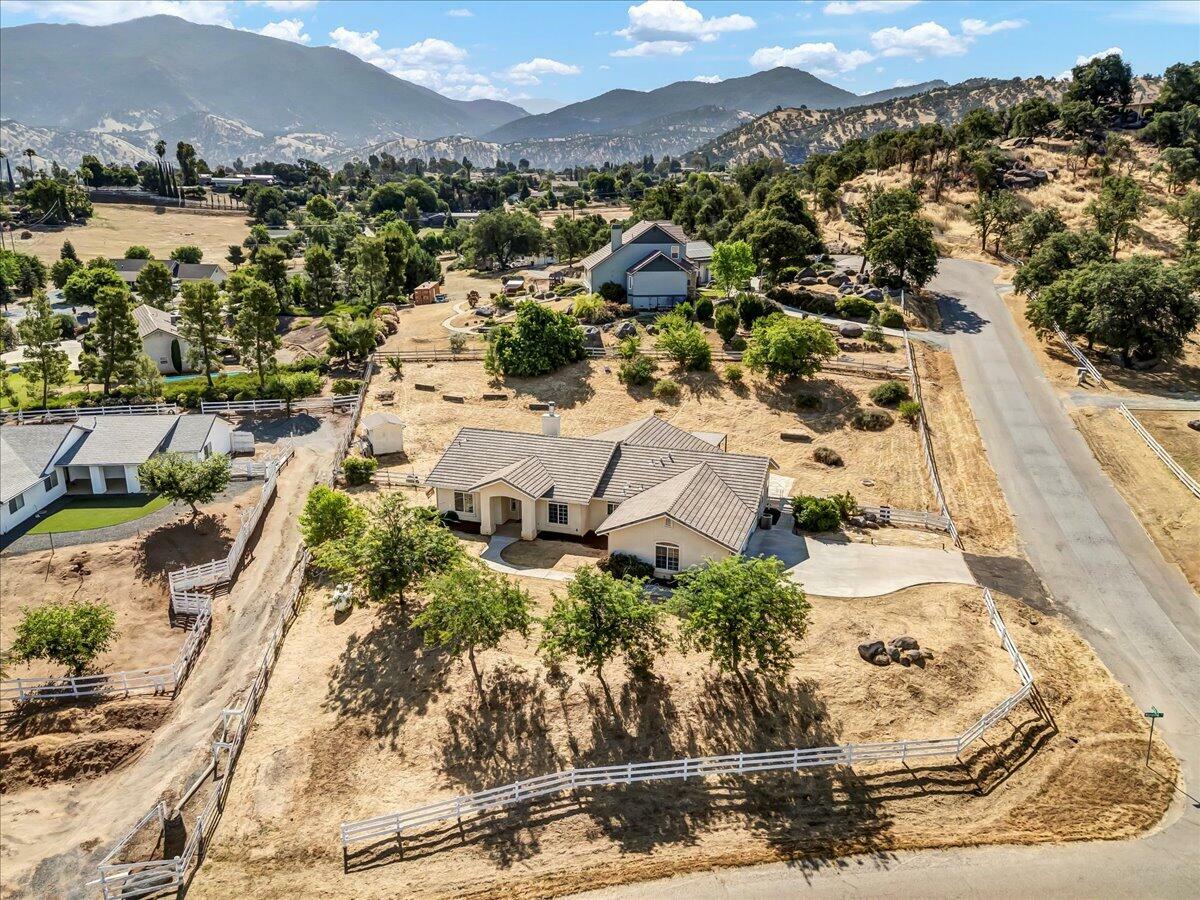 Property Photo: 16634 Wardlaw Drive CA 93265
