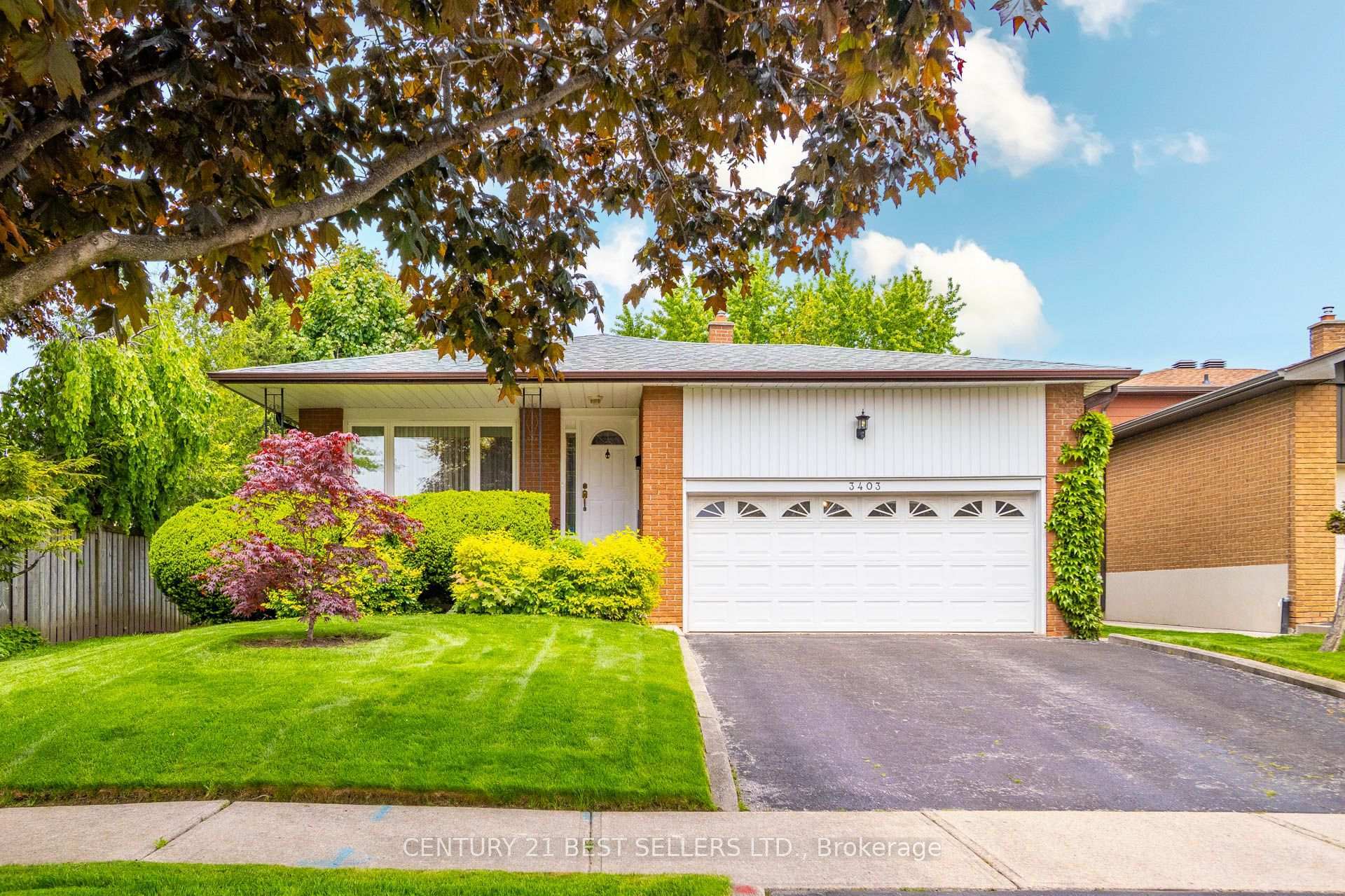 Property Photo:  3403 Juanita Court S  ON L5A 3J5 