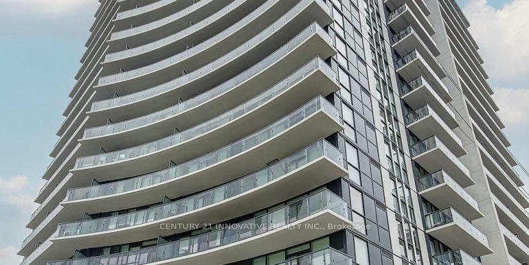 Photo de la propriété: 1461 Lawrence Avenue W 302 ON M6L 1A9